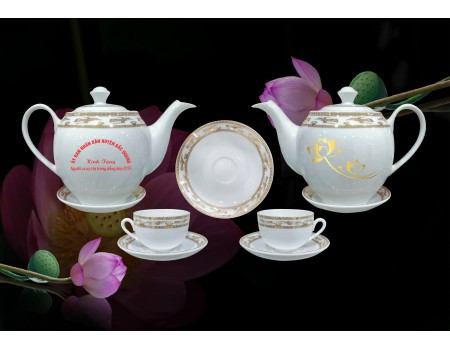 Bộ ấm chén quà tặng, vàng kim hoa văn chim lạc. Bộ ấm chén quà tặng, vàng kim hoa văn chim lạc.